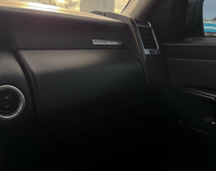 Чорний Ленд Ровер Рендж Ровер, об'ємом двигуна 4.37 л та пробігом 300 тис. км за 18999 $, фото 24 на Automoto.ua