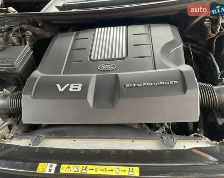 Черный Ленд Ровер Рендж Ровер, объемом двигателя 5 л и пробегом 250 тыс. км за 17700 $, фото 11 на Automoto.ua