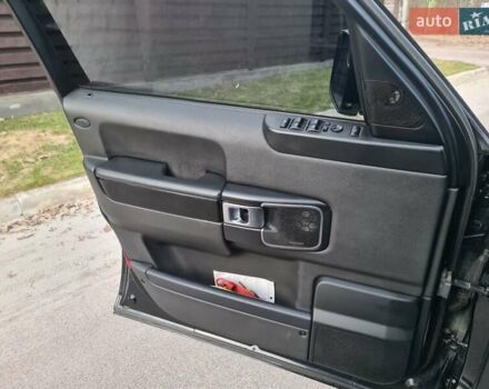 Черный Ленд Ровер Рендж Ровер, объемом двигателя 5 л и пробегом 137 тыс. км за 18000 $, фото 39 на Automoto.ua