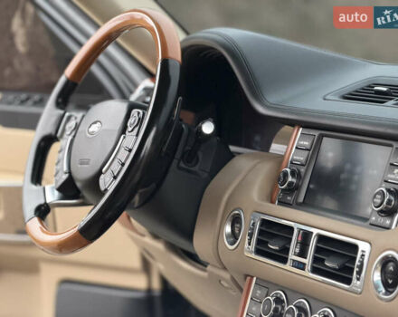 Черный Ленд Ровер Рендж Ровер, объемом двигателя 5 л и пробегом 195 тыс. км за 16000 $, фото 28 на Automoto.ua