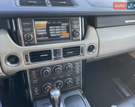 Чорний Ленд Ровер Рендж Ровер, об'ємом двигуна 5 л та пробігом 258 тис. км за 17000 $, фото 16 на Automoto.ua