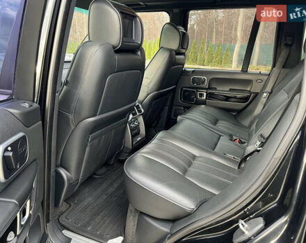 Чорний Ленд Ровер Рендж Ровер, об'ємом двигуна 5 л та пробігом 105 тис. км за 25000 $, фото 12 на Automoto.ua
