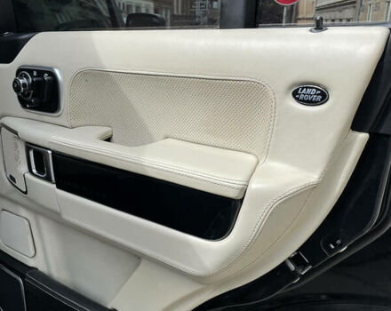 Черный Ленд Ровер Рендж Ровер, объемом двигателя 5 л и пробегом 236 тыс. км за 18000 $, фото 19 на Automoto.ua