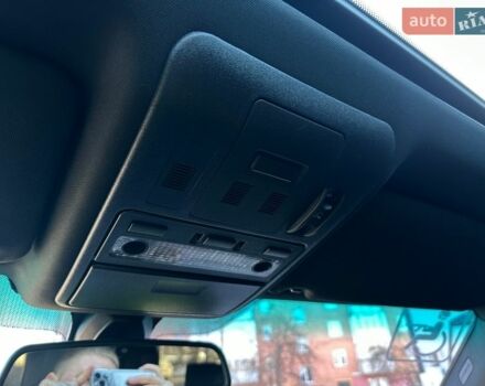 Чорний Ленд Ровер Рендж Ровер, об'ємом двигуна 5 л та пробігом 372 тис. км за 12500 $, фото 49 на Automoto.ua