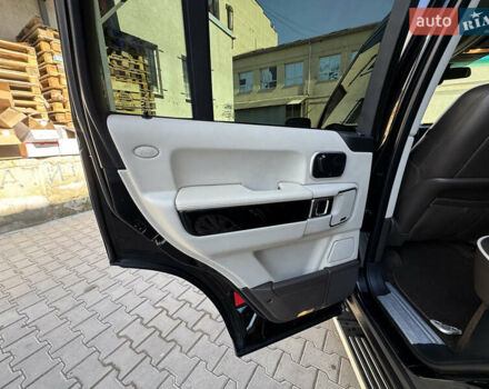 Черный Ленд Ровер Рендж Ровер, объемом двигателя 5 л и пробегом 225 тыс. км за 13500 $, фото 10 на Automoto.ua