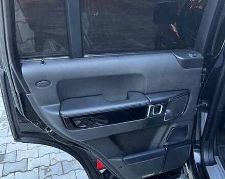 Черный Ленд Ровер Рендж Ровер, объемом двигателя 5 л и пробегом 267 тыс. км за 13000 $, фото 9 на Automoto.ua