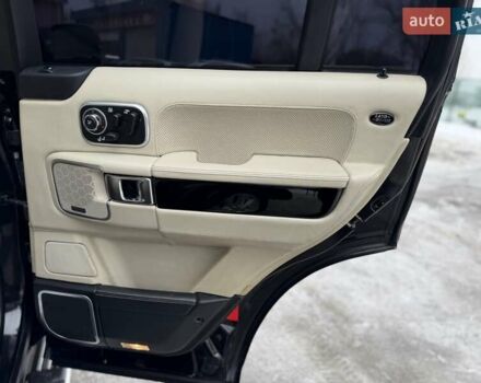 Чорний Ленд Ровер Рендж Ровер, об'ємом двигуна 5 л та пробігом 163 тис. км за 11990 $, фото 31 на Automoto.ua