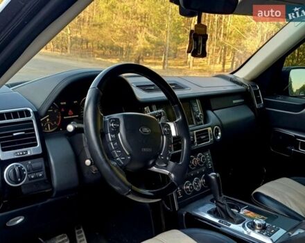 Чорний Ленд Ровер Рендж Ровер, об'ємом двигуна 5 л та пробігом 225 тис. км за 12000 $, фото 7 на Automoto.ua