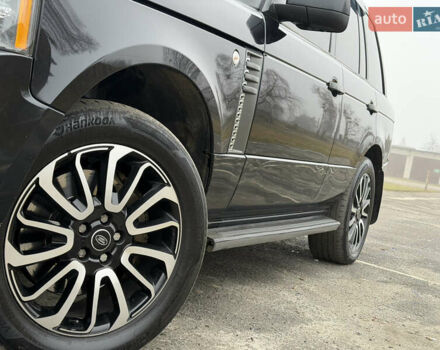 Черный Ленд Ровер Рендж Ровер, объемом двигателя 5 л и пробегом 195 тыс. км за 16000 $, фото 3 на Automoto.ua