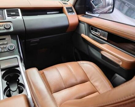 Черный Ленд Ровер Рендж Ровер, объемом двигателя 5 л и пробегом 210 тыс. км за 17000 $, фото 10 на Automoto.ua