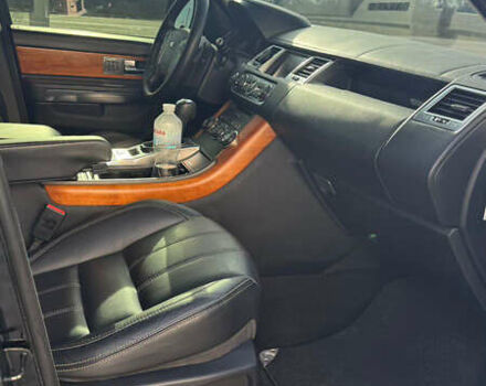 Чорний Ленд Ровер Рендж Ровер, об'ємом двигуна 5 л та пробігом 108 тис. км за 23500 $, фото 12 на Automoto.ua