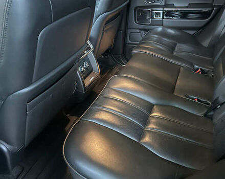 Черный Ленд Ровер Рендж Ровер, объемом двигателя 5 л и пробегом 237 тыс. км за 17700 $, фото 9 на Automoto.ua