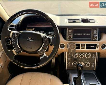 Чорний Ленд Ровер Рендж Ровер, об'ємом двигуна 5 л та пробігом 177 тис. км за 22500 $, фото 4 на Automoto.ua