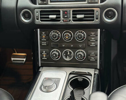 Чорний Ленд Ровер Рендж Ровер, об'ємом двигуна 4.37 л та пробігом 150 тис. км за 26000 $, фото 32 на Automoto.ua