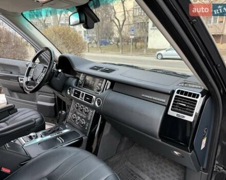 Черный Ленд Ровер Рендж Ровер, объемом двигателя 5 л и пробегом 220 тыс. км за 12999 $, фото 47 на Automoto.ua