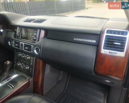 Черный Ленд Ровер Рендж Ровер, объемом двигателя 5 л и пробегом 212 тыс. км за 23000 $, фото 43 на Automoto.ua