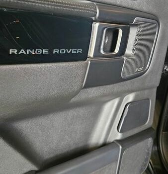 Черный Ленд Ровер Рендж Ровер, объемом двигателя 4.37 л и пробегом 282 тыс. км за 21777 $, фото 23 на Automoto.ua