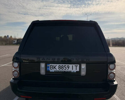 Чорний Ленд Ровер Рендж Ровер, об'ємом двигуна 5 л та пробігом 177 тис. км за 22500 $, фото 2 на Automoto.ua