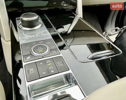 Чорний Ленд Ровер Рендж Ровер, об'ємом двигуна 5 л та пробігом 93 тис. км за 40000 $, фото 64 на Automoto.ua