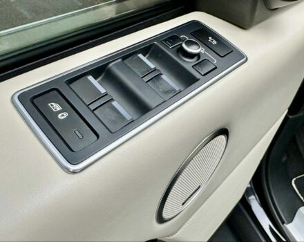 Черный Ленд Ровер Рендж Ровер, объемом двигателя 5 л и пробегом 98 тыс. км за 35000 $, фото 6 на Automoto.ua