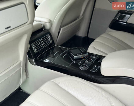 Чорний Ленд Ровер Рендж Ровер, об'ємом двигуна 5 л та пробігом 120 тис. км за 36500 $, фото 40 на Automoto.ua