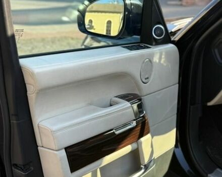 Чорний Ленд Ровер Рендж Ровер, об'ємом двигуна 5 л та пробігом 208 тис. км за 28000 $, фото 8 на Automoto.ua