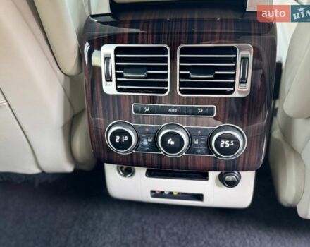 Чорний Ленд Ровер Рендж Ровер, об'ємом двигуна 5 л та пробігом 292 тис. км за 23500 $, фото 11 на Automoto.ua