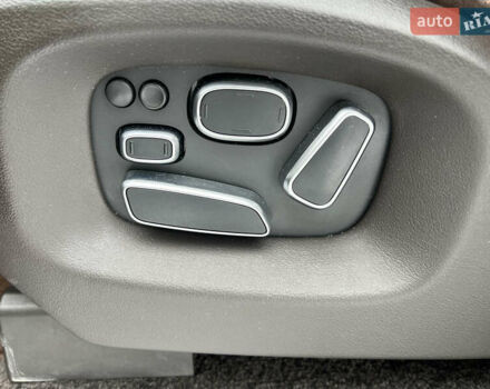 Чорний Ленд Ровер Рендж Ровер, об'ємом двигуна 5 л та пробігом 139 тис. км за 25900 $, фото 11 на Automoto.ua