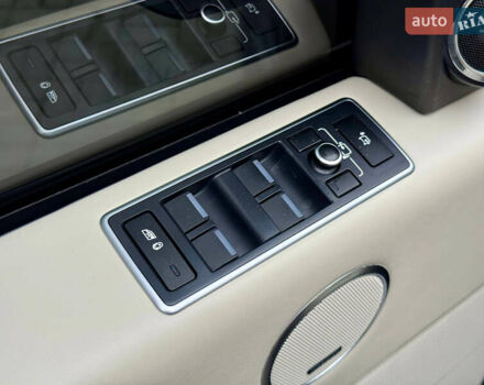 Чорний Ленд Ровер Рендж Ровер, об'ємом двигуна 4.4 л та пробігом 240 тис. км за 29500 $, фото 29 на Automoto.ua