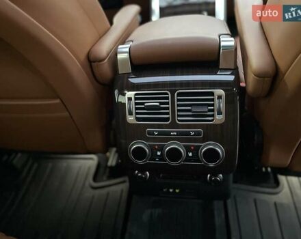 Чорний Ленд Ровер Рендж Ровер, об'ємом двигуна 5 л та пробігом 125 тис. км за 41000 $, фото 42 на Automoto.ua