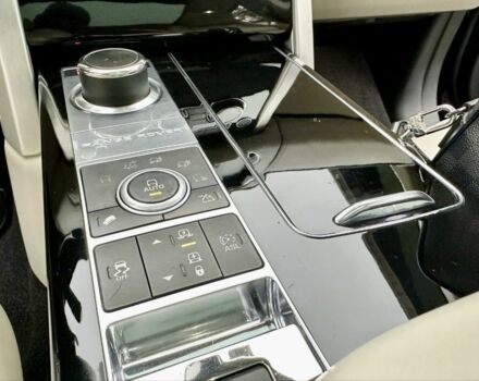 Черный Ленд Ровер Рендж Ровер, объемом двигателя 5 л и пробегом 98 тыс. км за 35000 $, фото 4 на Automoto.ua