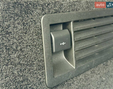 Чорний Ленд Ровер Рендж Ровер, об'ємом двигуна 4.4 л та пробігом 240 тис. км за 29500 $, фото 49 на Automoto.ua