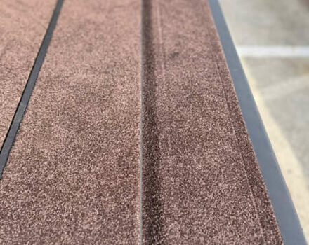 Черный Ленд Ровер Рендж Ровер, объемом двигателя 4.37 л и пробегом 170 тыс. км за 39500 $, фото 26 на Automoto.ua