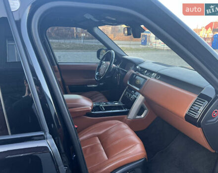 Чорний Ленд Ровер Рендж Ровер, об'ємом двигуна 5 л та пробігом 223 тис. км за 33000 $, фото 14 на Automoto.ua