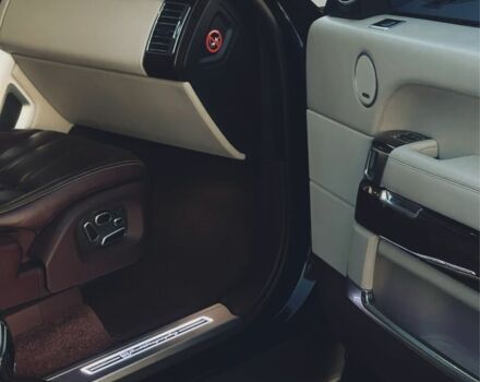 Чорний Ленд Ровер Рендж Ровер, об'ємом двигуна 5 л та пробігом 250 тис. км за 28500 $, фото 2 на Automoto.ua