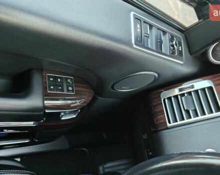 Черный Ленд Ровер Рендж Ровер, объемом двигателя 5 л и пробегом 137 тыс. км за 32000 $, фото 21 на Automoto.ua