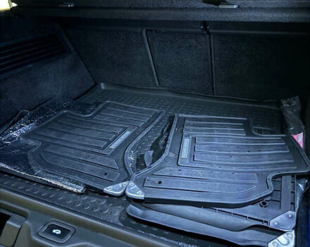 Чорний Ленд Ровер Рендж Ровер, об'ємом двигуна 3 л та пробігом 127 тис. км за 49000 $, фото 5 на Automoto.ua