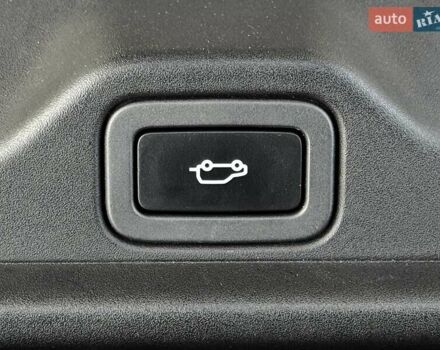 Чорний Ленд Ровер Рендж Ровер, об'ємом двигуна 4.4 л та пробігом 221 тис. км за 28800 $, фото 53 на Automoto.ua