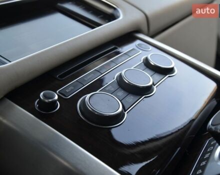 Чорний Ленд Ровер Рендж Ровер, об'ємом двигуна 3 л та пробігом 159 тис. км за 34750 $, фото 40 на Automoto.ua