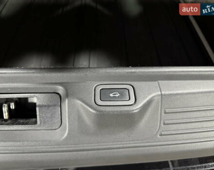Чорний Ленд Ровер Рендж Ровер, об'ємом двигуна 4.37 л та пробігом 246 тис. км за 32299 $, фото 51 на Automoto.ua