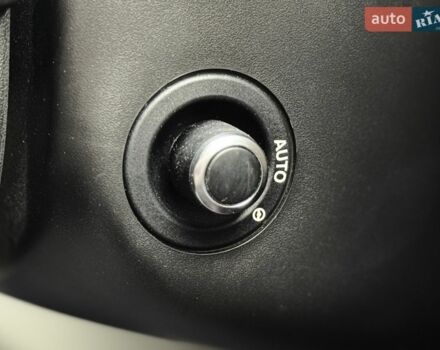 Чорний Ленд Ровер Рендж Ровер, об'ємом двигуна 4.4 л та пробігом 221 тис. км за 28800 $, фото 23 на Automoto.ua