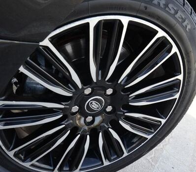 Чорний Ленд Ровер Рендж Ровер, об'ємом двигуна 3 л та пробігом 159 тис. км за 34750 $, фото 35 на Automoto.ua