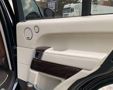 Чорний Ленд Ровер Рендж Ровер, об'ємом двигуна 4.4 л та пробігом 130 тис. км за 50000 $, фото 32 на Automoto.ua