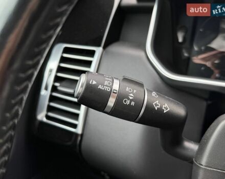 Чорний Ленд Ровер Рендж Ровер, об'ємом двигуна 5 л та пробігом 140 тис. км за 35990 $, фото 24 на Automoto.ua