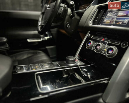 Чорний Ленд Ровер Рендж Ровер, об'ємом двигуна 5 л та пробігом 96 тис. км за 52000 $, фото 29 на Automoto.ua