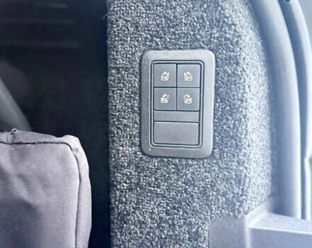 Черный Ленд Ровер Рендж Ровер, объемом двигателя 4.37 л и пробегом 220 тыс. км за 47000 $, фото 8 на Automoto.ua