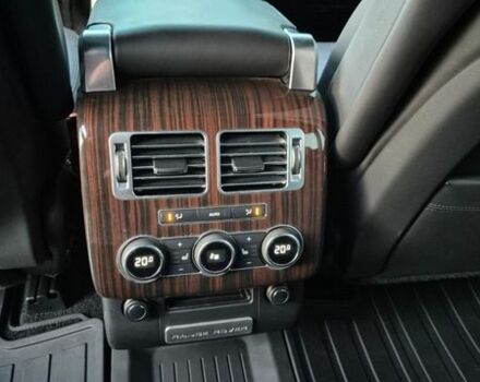 Чорний Ленд Ровер Рендж Ровер, об'ємом двигуна 3 л та пробігом 180 тис. км за 29999 $, фото 25 на Automoto.ua