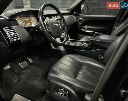 Чорний Ленд Ровер Рендж Ровер, об'ємом двигуна 5 л та пробігом 96 тис. км за 52000 $, фото 16 на Automoto.ua