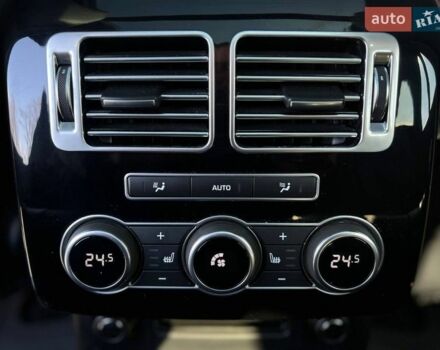 Чорний Ленд Ровер Рендж Ровер, об'ємом двигуна 2.99 л та пробігом 145 тис. км за 35500 $, фото 56 на Automoto.ua