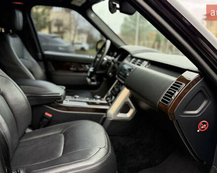 Чорний Ленд Ровер Рендж Ровер, об'ємом двигуна 5 л та пробігом 103 тис. км за 62000 $, фото 23 на Automoto.ua